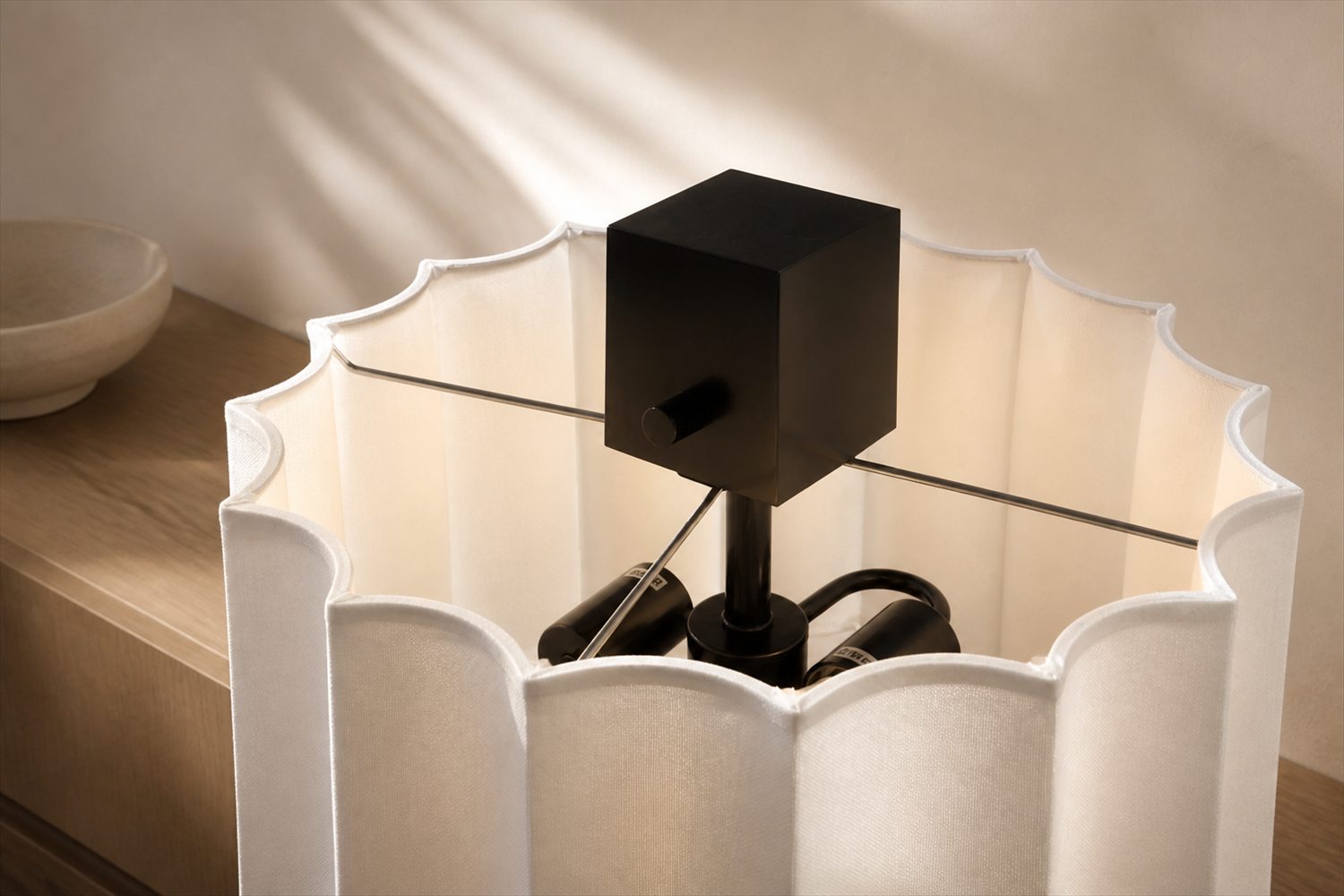 Ulrik Table Lamp product detail 2