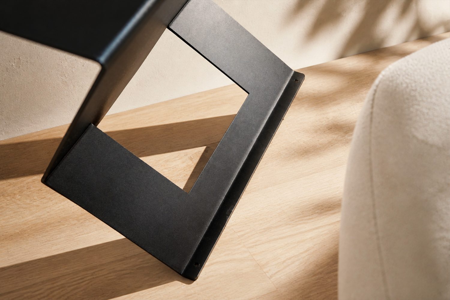 theZign Side Table product detail 3